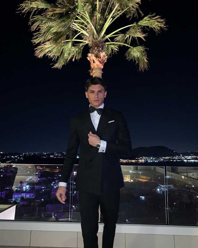 Tenue de @antonio.medugno datant du 22 Mars 2019 | 21 Buttons