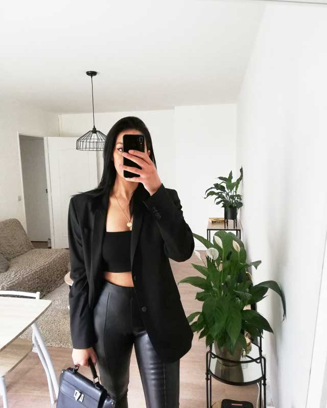 O look de @soraya_bouu. de 21 Março, 2020 | 21 Buttons
