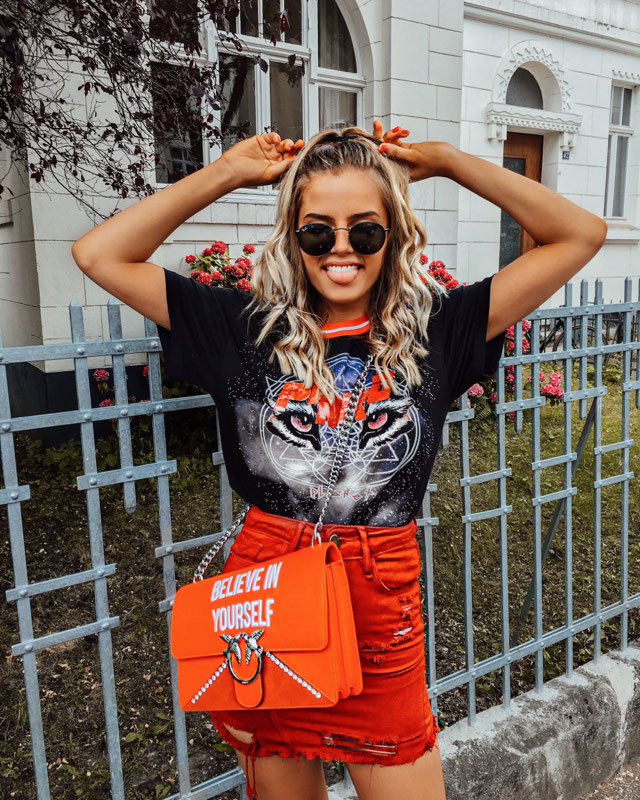 O look de @sophiadorena de 9 Julho, 2018 | 21 Buttons