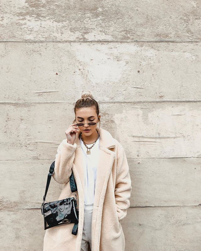 Tenue de @becwatkinson datant du 8 Janvier 2019 | 21 Buttons
