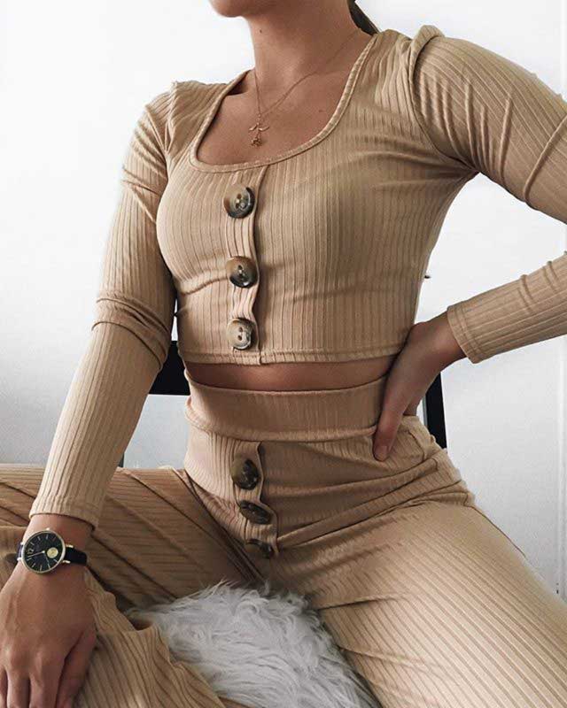 O look de @vivichi de 23 Maio, 2019 | 21 Buttons