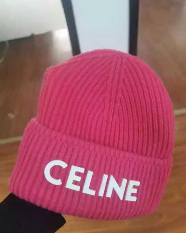 Look von @fouineusealiexpress vom 3 Dezember, 2021 | 21 Buttons