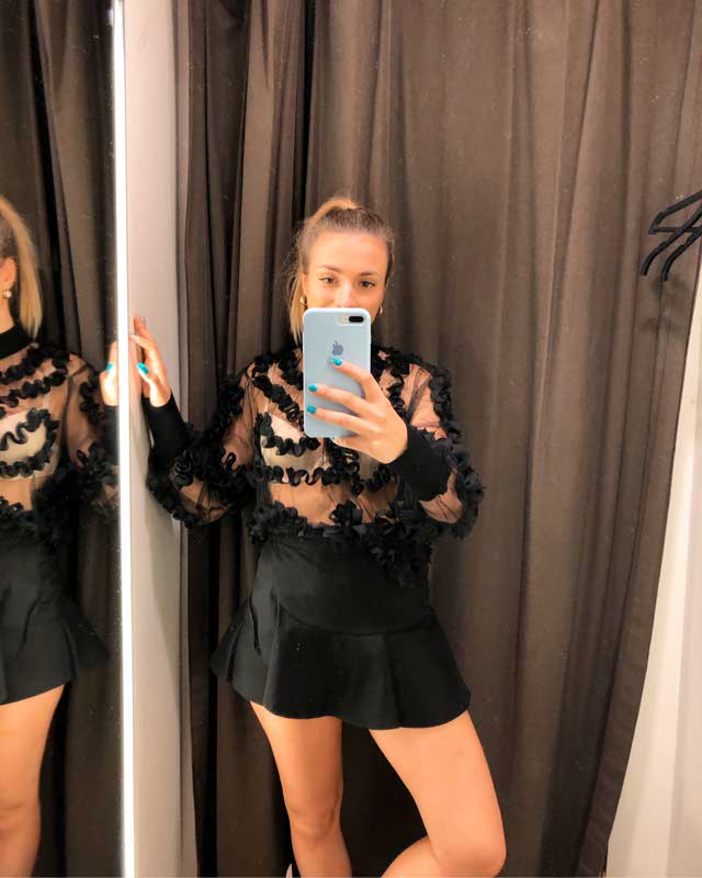 Look of @lidiagonz from 11 October, 2019 | 21 Buttons