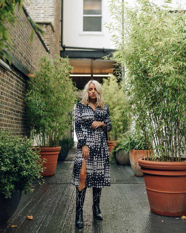 Look of @withameliataylor from 13 October, 2019 | 21 Buttons