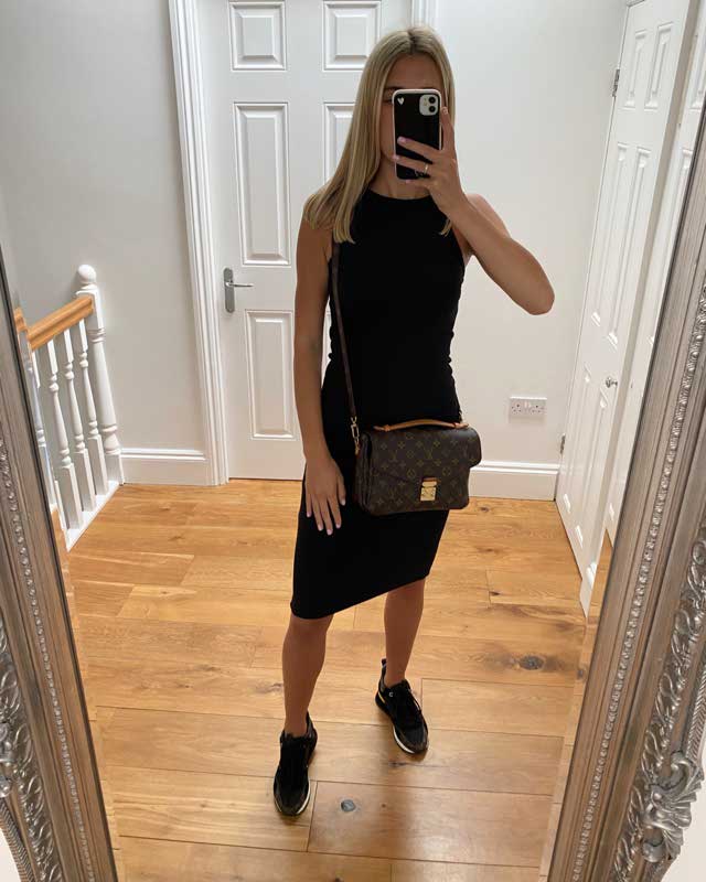 Look von @everykindofoutfit vom 11 Juni, 2020 | 21 Buttons