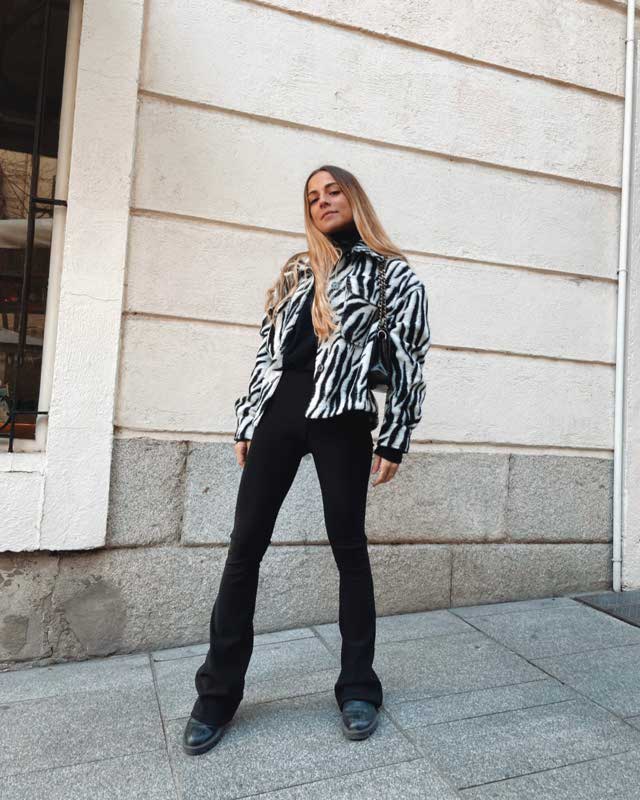 Look of @carmensantaellaa from 10 January, 2021 | 21 Buttons