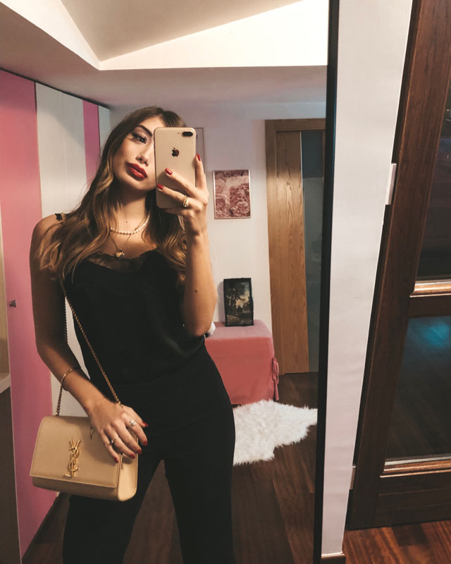 Tenue de @martinacaccavo datant du 24 Décembre 2018 | 21 Buttons