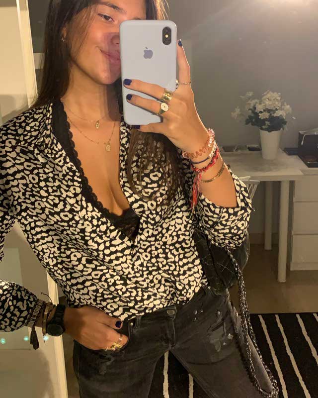 Look von @carlavico vom 13 Oktober, 2019 | 21 Buttons