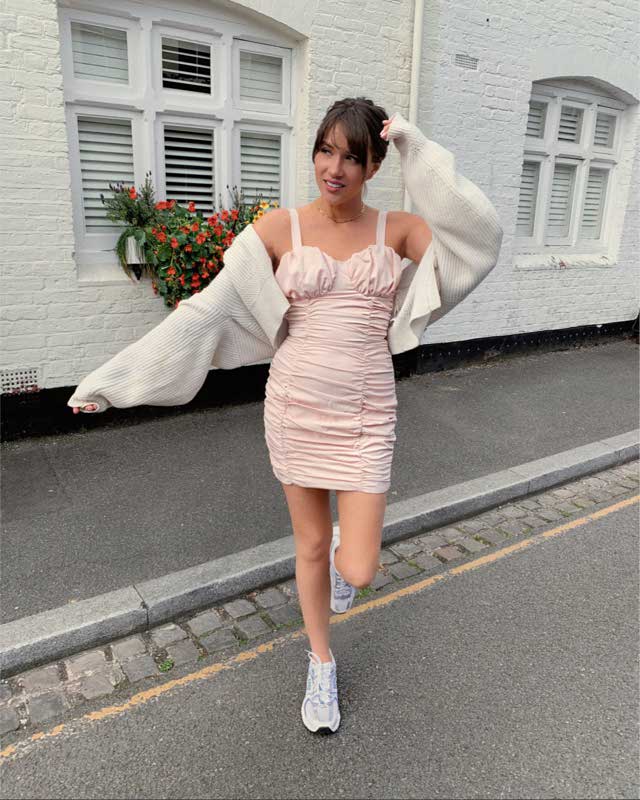 Look von @gabiegodfrey vom 12 Mai, 2020 | 21 Buttons
