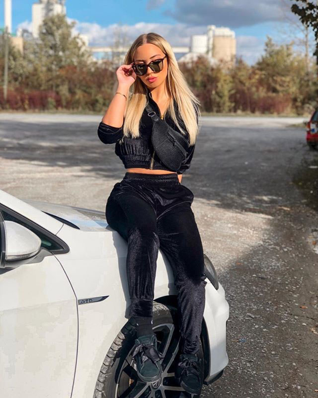 Look of @gesi_h from 3 October, 2018 | 21 Buttons