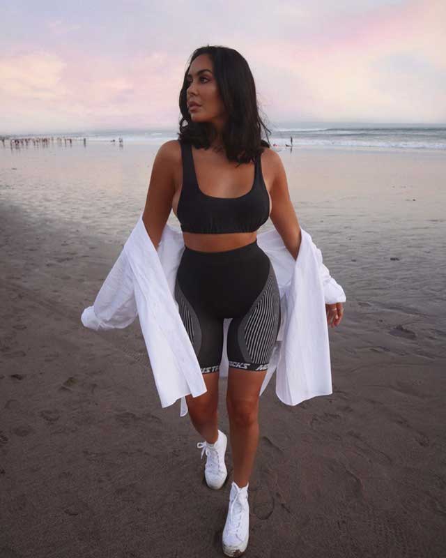 Look of @yasminechanel from 5 July, 2019 | 21 Buttons