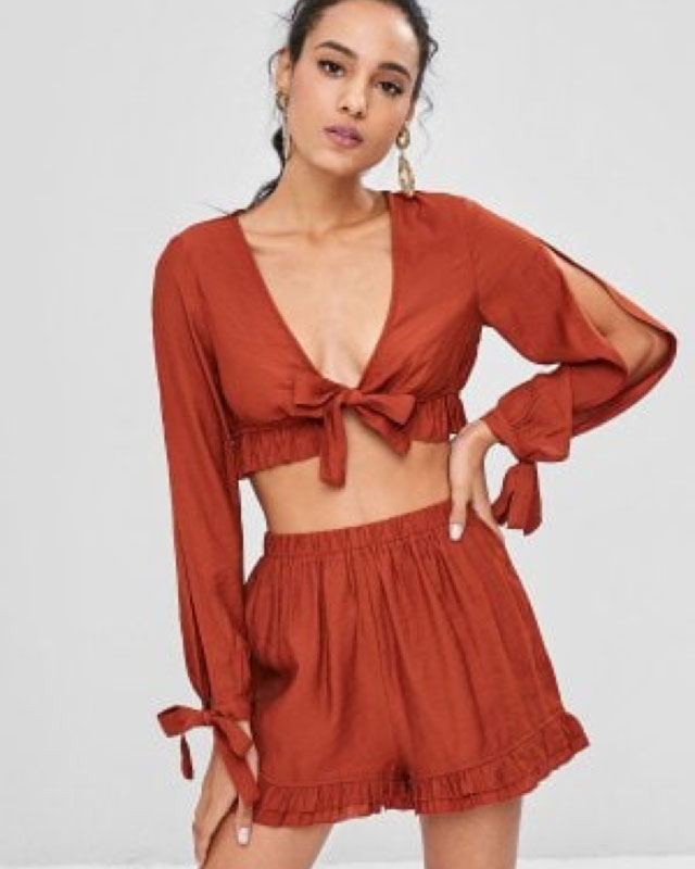 O look de @cryangel93 de 15 Agosto, 2018 | 21 Buttons