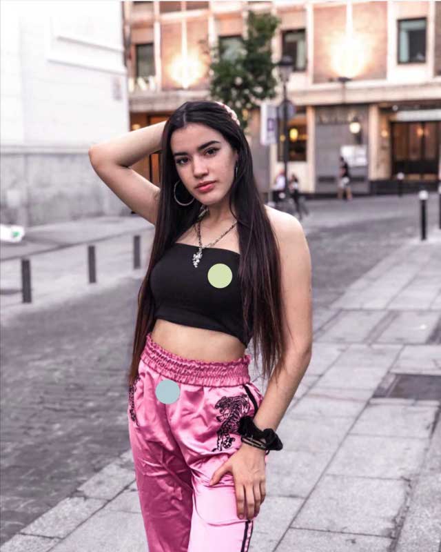 Look of @kiarabrunett_ from 22 March, 2020 | 21 Buttons