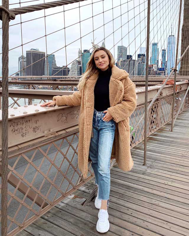 Look von @chloebbbb vom 9 Februar, 2019 | 21 Buttons