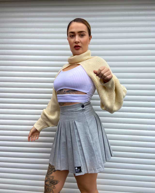 Look of @lorellapalmer from 5 February, 2021 | 21 Buttons
