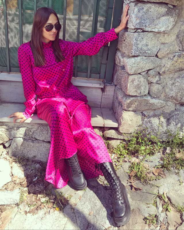 Look of @elsaglam from 12 April, 2020 | 21 Buttons