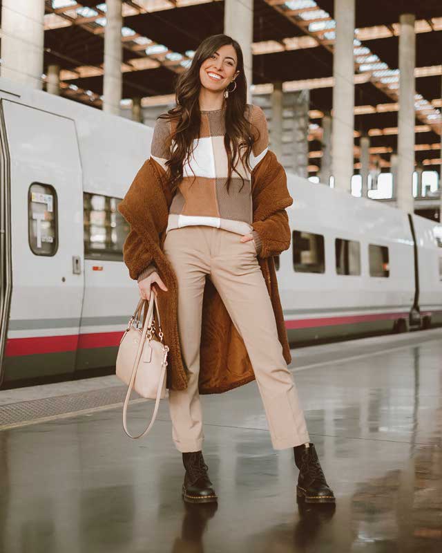 Look of @claudiahperis from 7 Febrero, 2019 | 21 Buttons