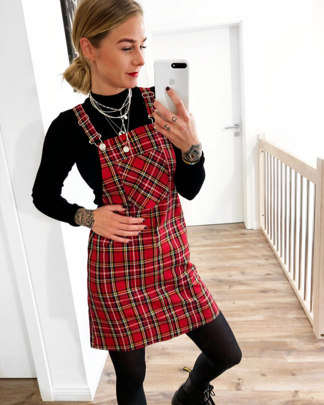 Look of @crystalrock from 15 Diciembre, 2018 | 21 Buttons