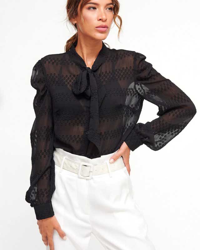 Look of @almadelunamoda from 25 February, 2022 | 21 Buttons